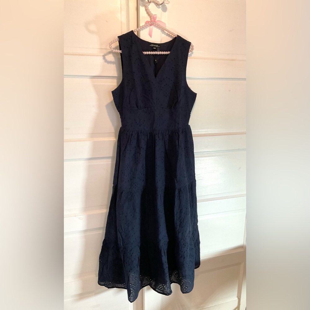 Elegant Navy Blue Sleeveless Dress - Picture 3 of 15